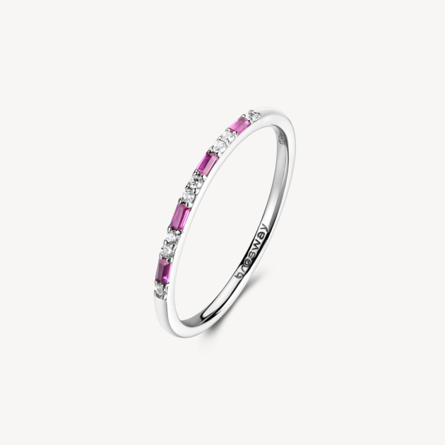 Anello FANCY in argento rodiato 925‰ con cubic zirconia chiari e cubic zirconia colore ruby.
